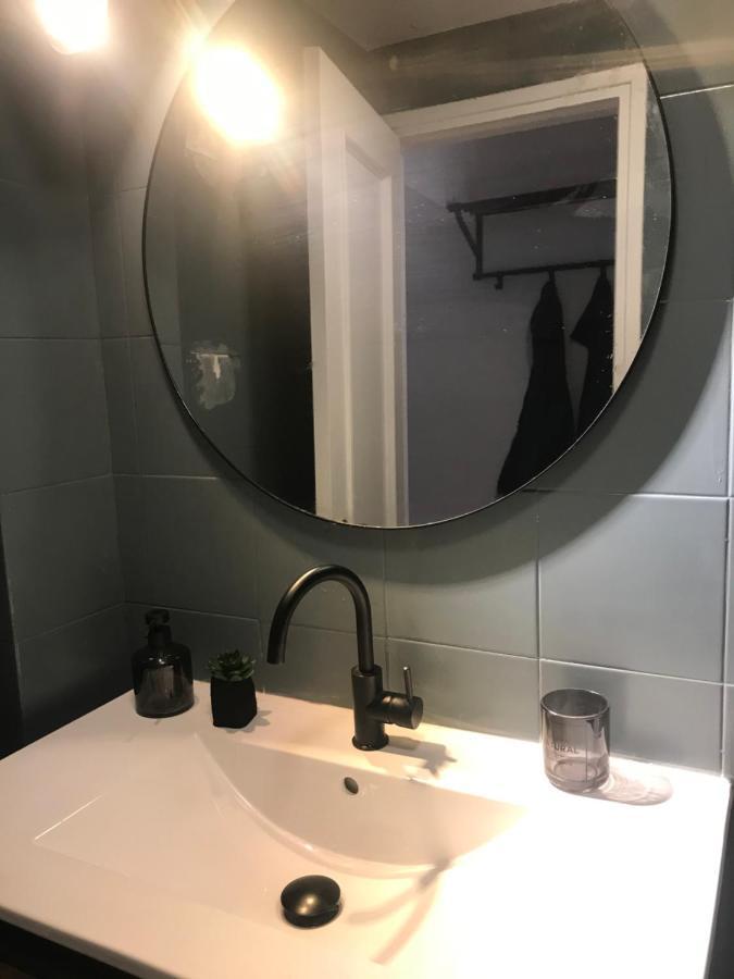 Apartamento Con Encanto Y Terraza En Barri Vell De Girona, El Cul De La Lleona المظهر الخارجي الصورة